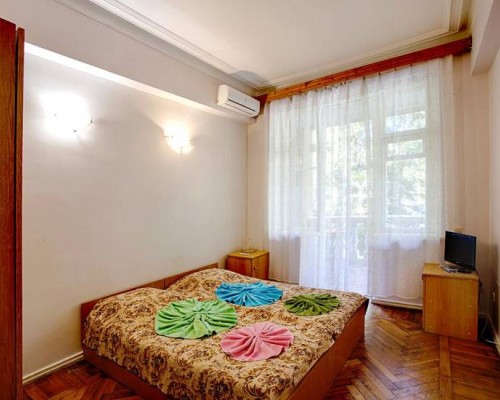 Guest House on ul Lermontova — гостевой дом в центре Гагры