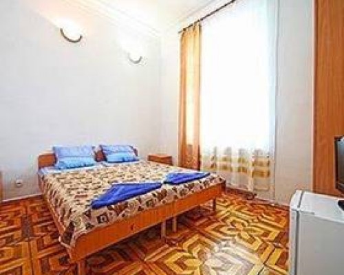 Guest House on ul Lermontova — гостевой дом в центре Гагры