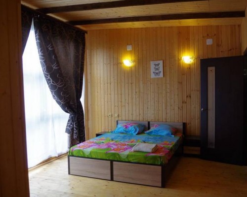 Bungalo в Пицунде: гостевые домики без звёзд