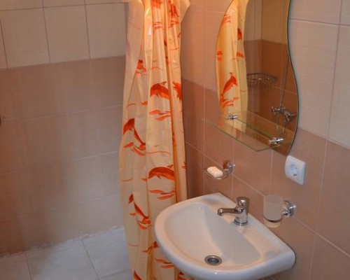 Novyi Zamok Guest House в Пицунде: что важно знать перед бронированием