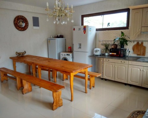 Amra Guest House в Пицунде — гостевой дом без звёзд