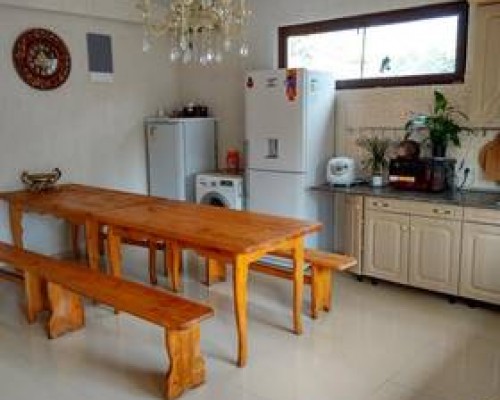 Amra Guest House в Пицунде — гостевой дом без звёзд