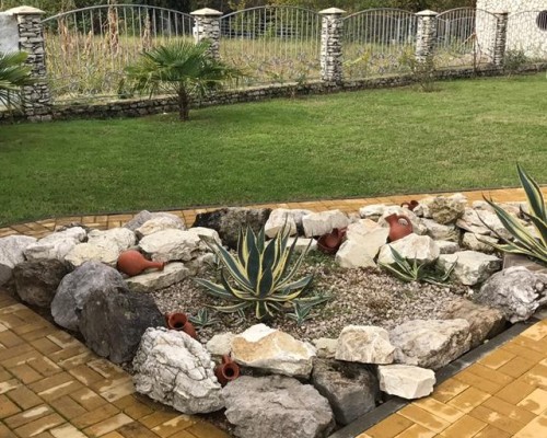 Villa Apsua — отдельные домики с бассейном в Пицунде
