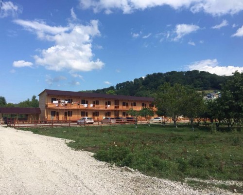 Hotel Krestyanskiy Dvorik в Пицунде — что важно знать
