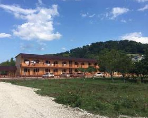 Hotel Krestyanskiy Dvorik в Пицунде — что важно знать