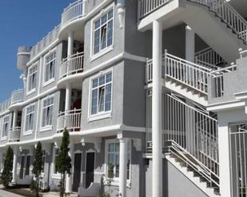 Mramorny Zamok Hotel в Пицунде: отдых у моря без суеты