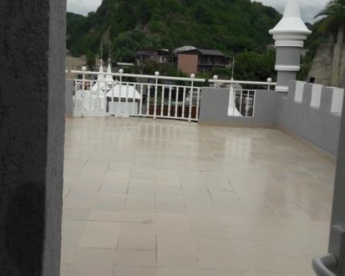 Mramorny Zamok Hotel в Пицунде: отдых у моря без суеты