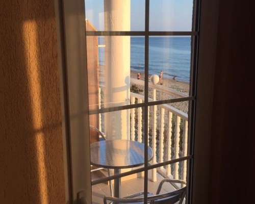 Mramorny Zamok Hotel в Пицунде: отдых у моря без суеты