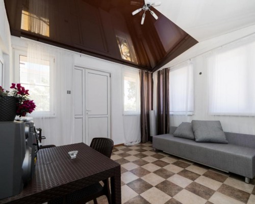 Guest House Sunrise в Пицунде