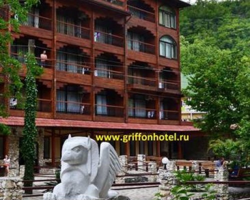 Griffon Hotel 3* в Новом Афоне — что важно знать перед бронированием