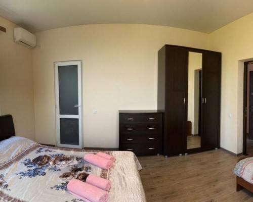 Castle Guest House в Новом Афоне: гостевой дом на первой линии