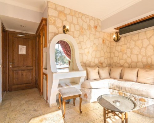 Oasis Hotel в Калкане — честный обзор без звёзд