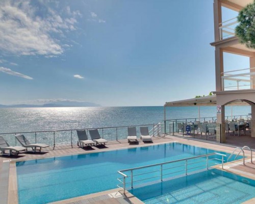 Melis Hotel Kusadasi — отель на берегу в Кушадасы