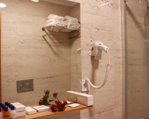 Imerhan Otel в Кушадасы — скромный отель в 250 метрах от пляжей