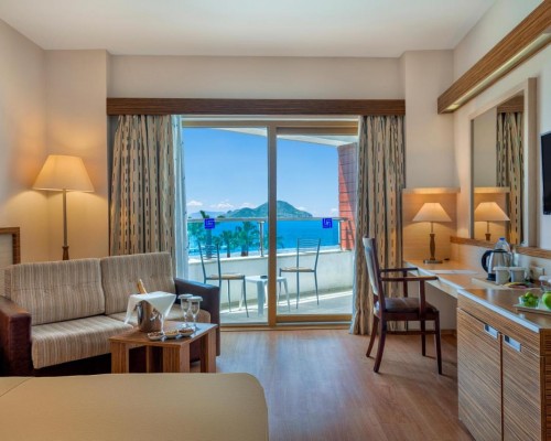 AZURE BY YELKEN 5* в Тургутреисе: честный обзор для подбора тура