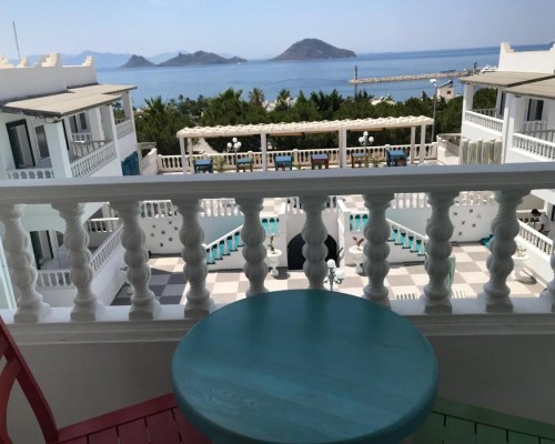 Bahama Art Hotel, Тургутрейс — взгляд турагента