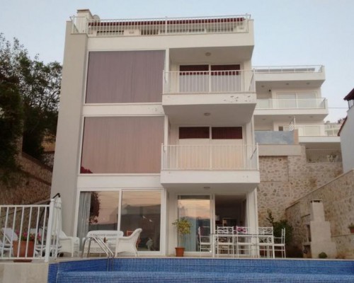 White Suites XI в Калкане: что это за отель и кому он подойдёт