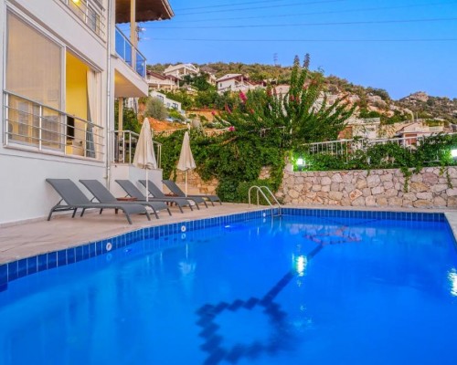 Villa Leo в Калкане: вилла с бассейном и барбекю