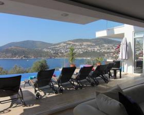 Villa Lumineux в Калкане: апартаменты с бассейном и кухней