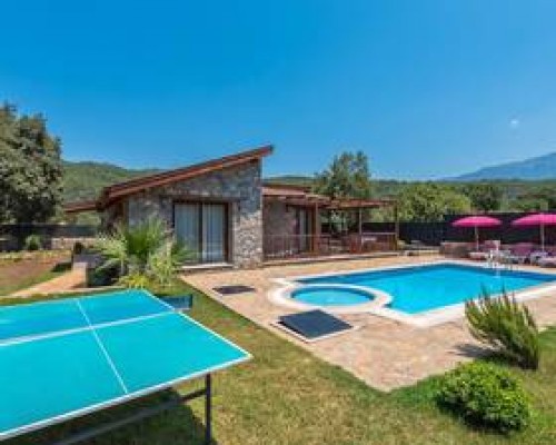 Villa Su, Фетхие: вилла с бассейном