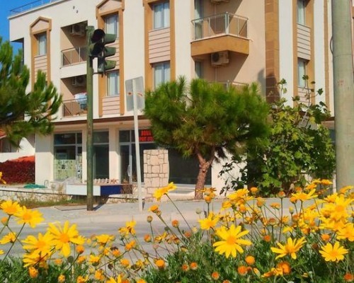 Bonn Apart Hotel в Чешме: апарт-отель у пляжа Илыджа