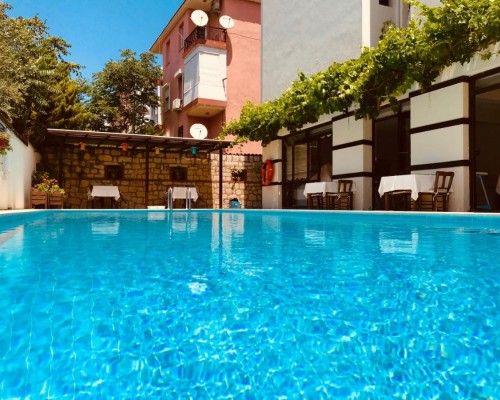 Bayram Hotel, Чешме — честный обзор без звёзд