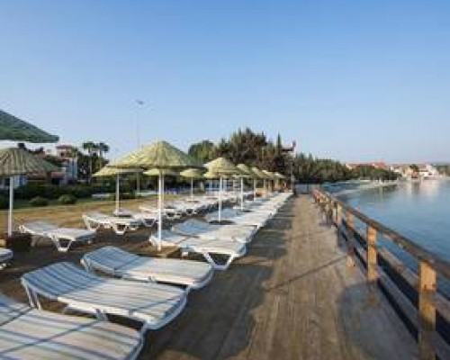 Altin Yunus Apart Beach Plus — апарт-отель в Чешме