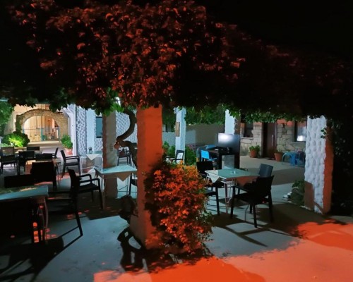 Kalipso Motel в Чешме: простой отель рядом с Ilica Plaji