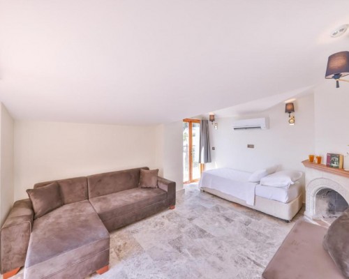 Hera Hotel 4* в Каше: отдых у моря с собственным пляжем
