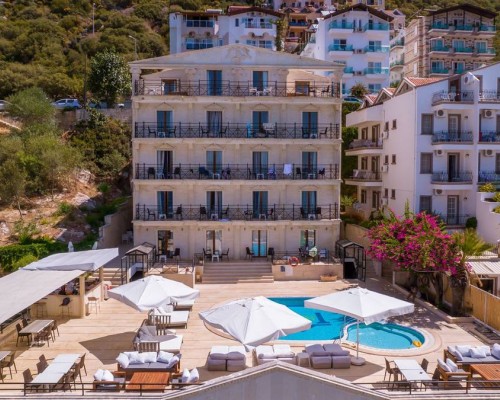Hera Hotel 4* в Каше: отдых у моря с собственным пляжем