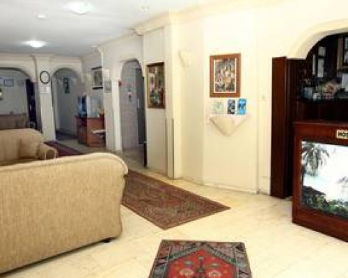 Alkan Hotel, Анталья: небольшой отель рядом с Калеичи