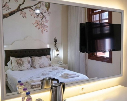 Kaleici Ozkavak Hotel: небольшой отель в центре Калейчи, Анталья