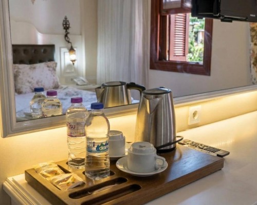 Kaleici Ozkavak Hotel: небольшой отель в центре Калейчи, Анталья