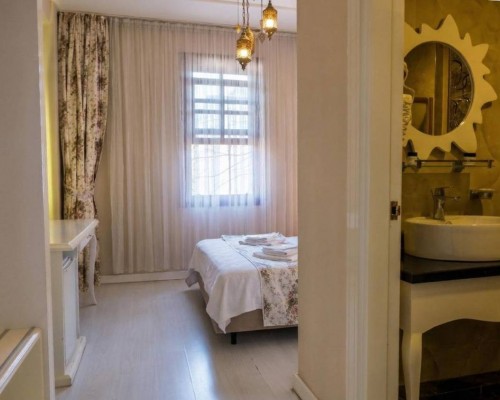 Kaleici Ozkavak Hotel: небольшой отель в центре Калейчи, Анталья