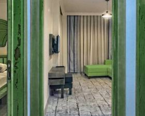 VosWos Garage Coffee Hotel, Анталья: что подтверждено