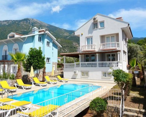 Akasya Villa в Олюдениз: скромная вилла с бассейном