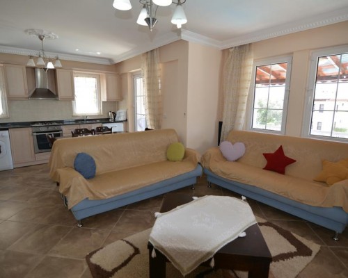 Akasya Villa в Олюдениз: скромная вилла с бассейном