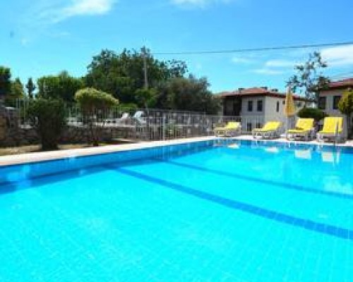 Akasya Villa в Олюдениз: скромная вилла с бассейном