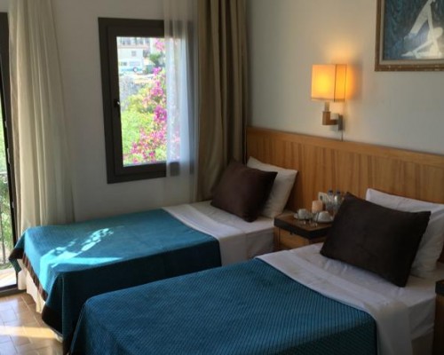 Yildiz Hotel 2* в Бодруме: компактный отель на первой линии