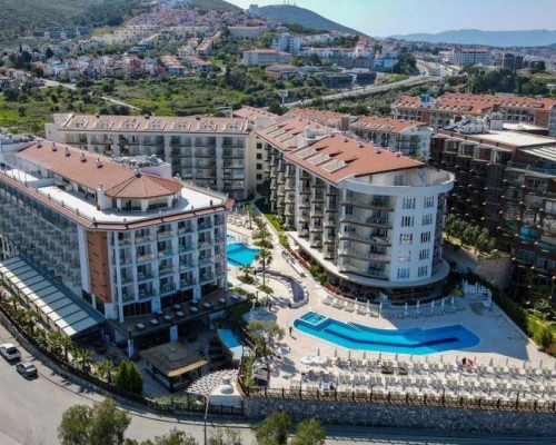 Ramada Hotel & Suites by Wyndham Kusadasi 4* — Кушадасы