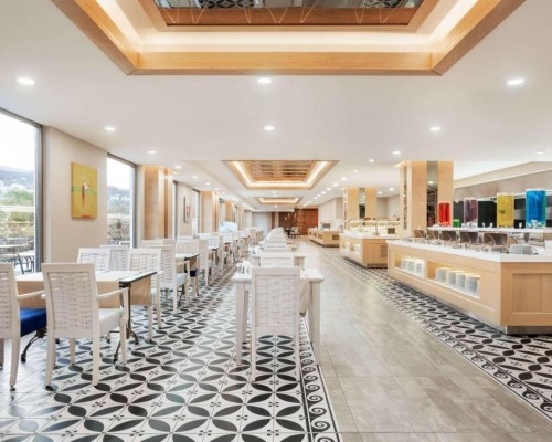 Ramada Hotel & Suites by Wyndham Kusadasi 4* — Кушадасы