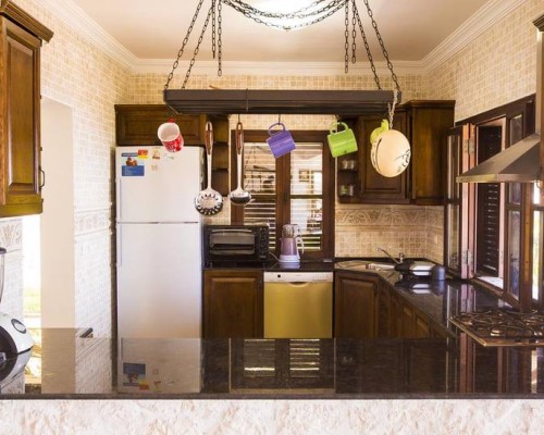 Villa Palm в Калкане: спокойный отель с бассейном и барбекю