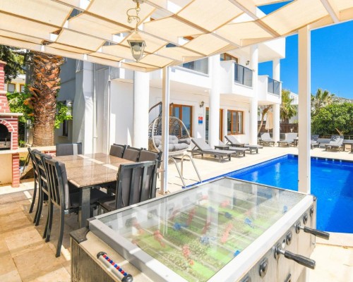 Villa Palm в Калкане: спокойный отель с бассейном и барбекю