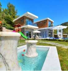 Korunakli Villa Avangard