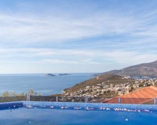 Villa Hira в Калкане: вилла с бассейном и барбекю