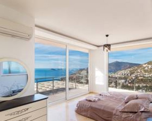 Villa Hira в Калкане: вилла с бассейном и барбекю