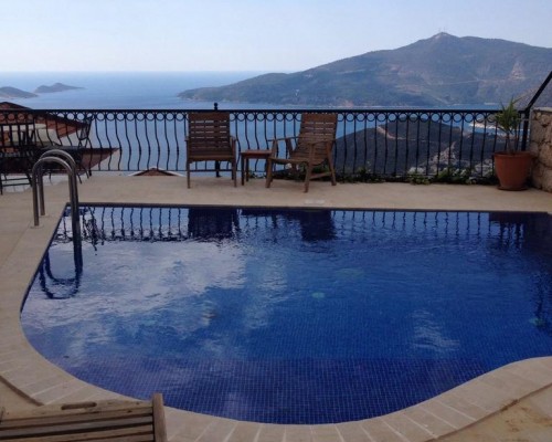 Villa Crystelle в Калкане: что известно на самом деле