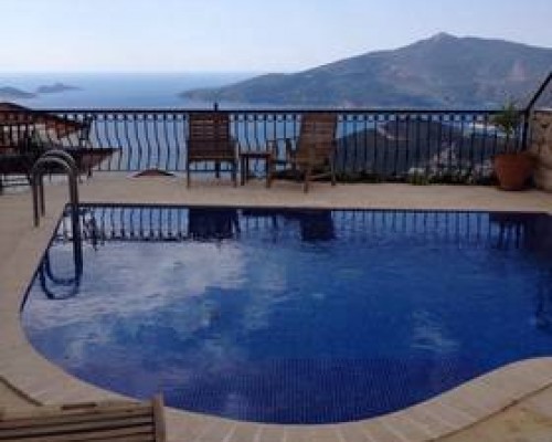 Villa Crystelle в Калкане: что известно на самом деле