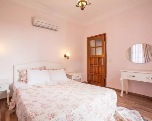 Oldtown Suites в Анталье: отель в Калеичи