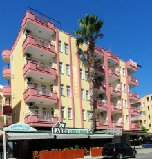 Elegant Baronessa